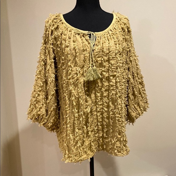 Easel Yellow Green 3/4 Sleeve Tunic - Picture 1 of 9